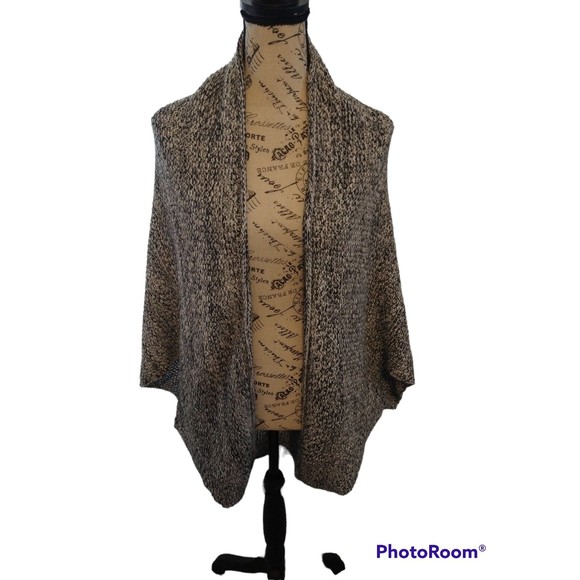 Active USA black & white multicolor wide sleeve small Cardigan - Picture 2 of 9